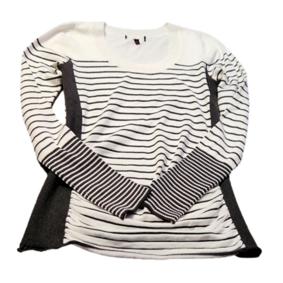 * Sweater sz. Medium - Picture 1 of 1